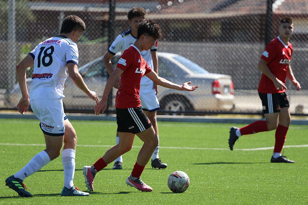 Lalor United Sloga FCでプレーする新倉拓歩選手