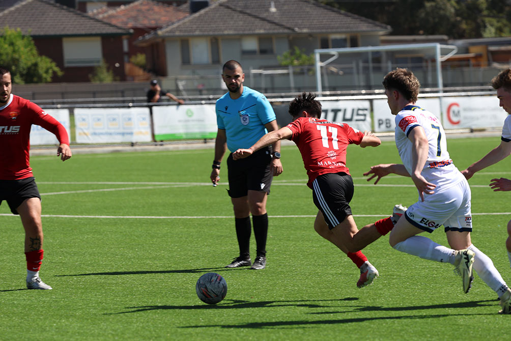 Lalor United Sloga FCでプレーする新倉拓歩選手