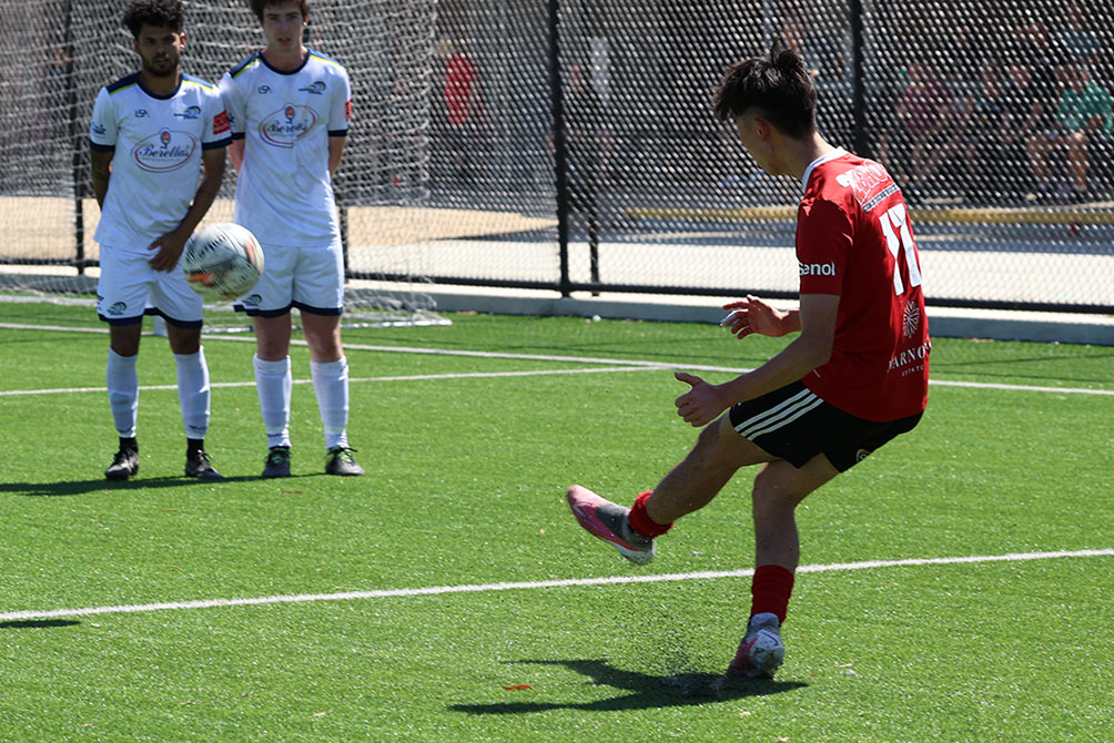 Lalor United Sloga FCでプレーする新倉拓歩選手